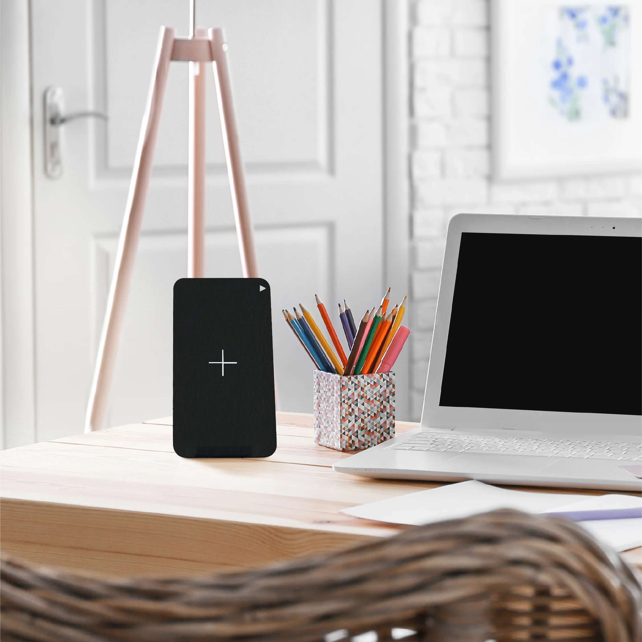 Juice 10W Wireless Charging Stand – Black - Image 3
