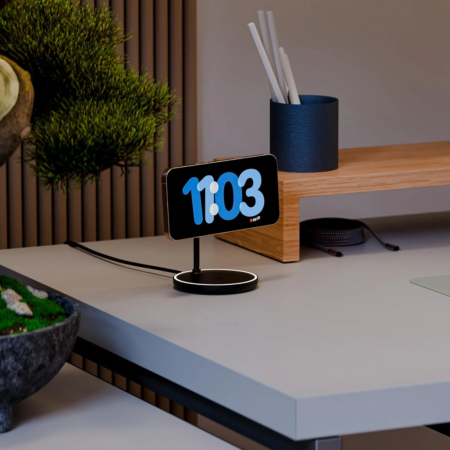 Juice MagTec Night Stand 2-in-1 Wireless Charger - Black - Image 9