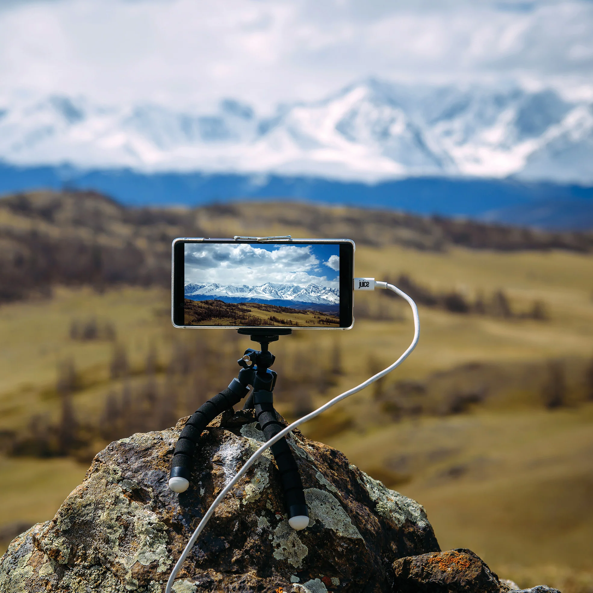 Juice Social 'For Reels' Flexi Tri-Pod with Wireless Remote - Image 5